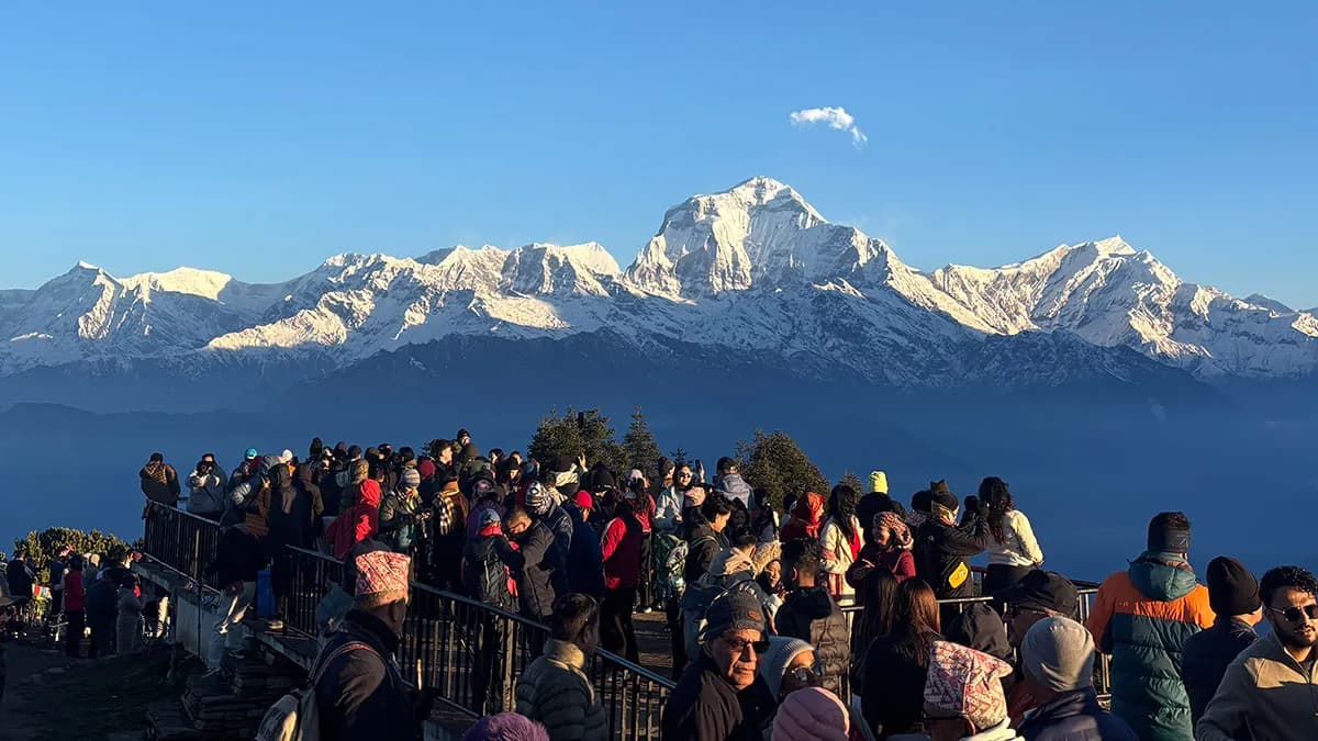 morning view from poon hill viewpoint ghorepani