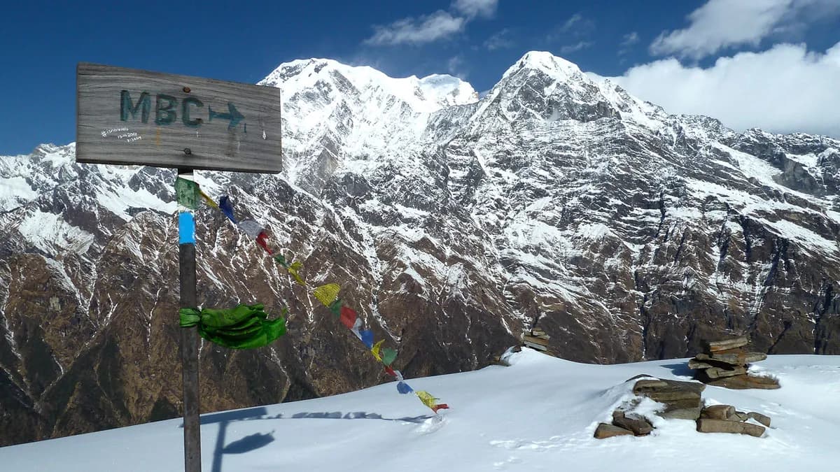 mbc sign at mardi himal viewpoint