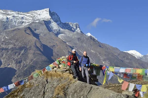 Standard Everest Base Camp trekking packages offer well-guided itineraries featuring iconic scenic viewpoints across the Khumbu region