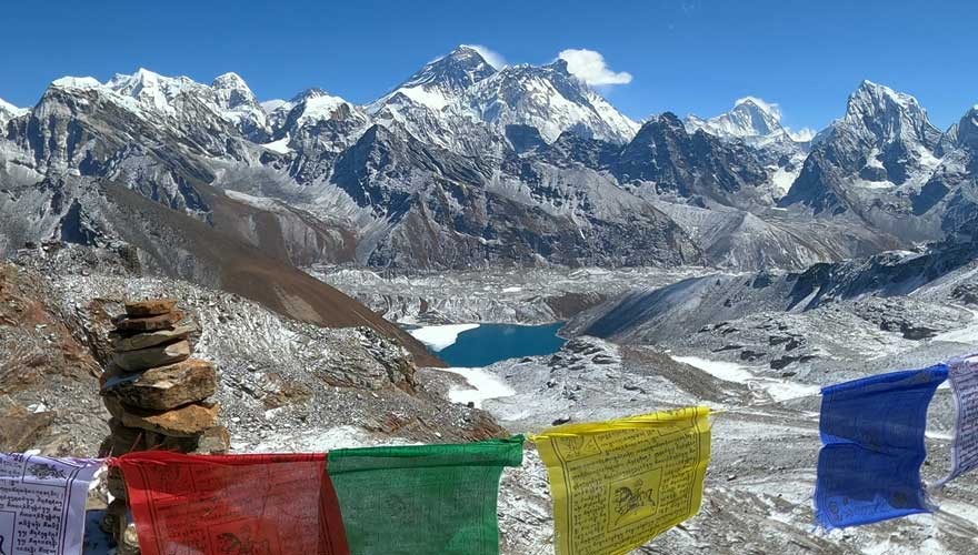 everest 3 pass trekking