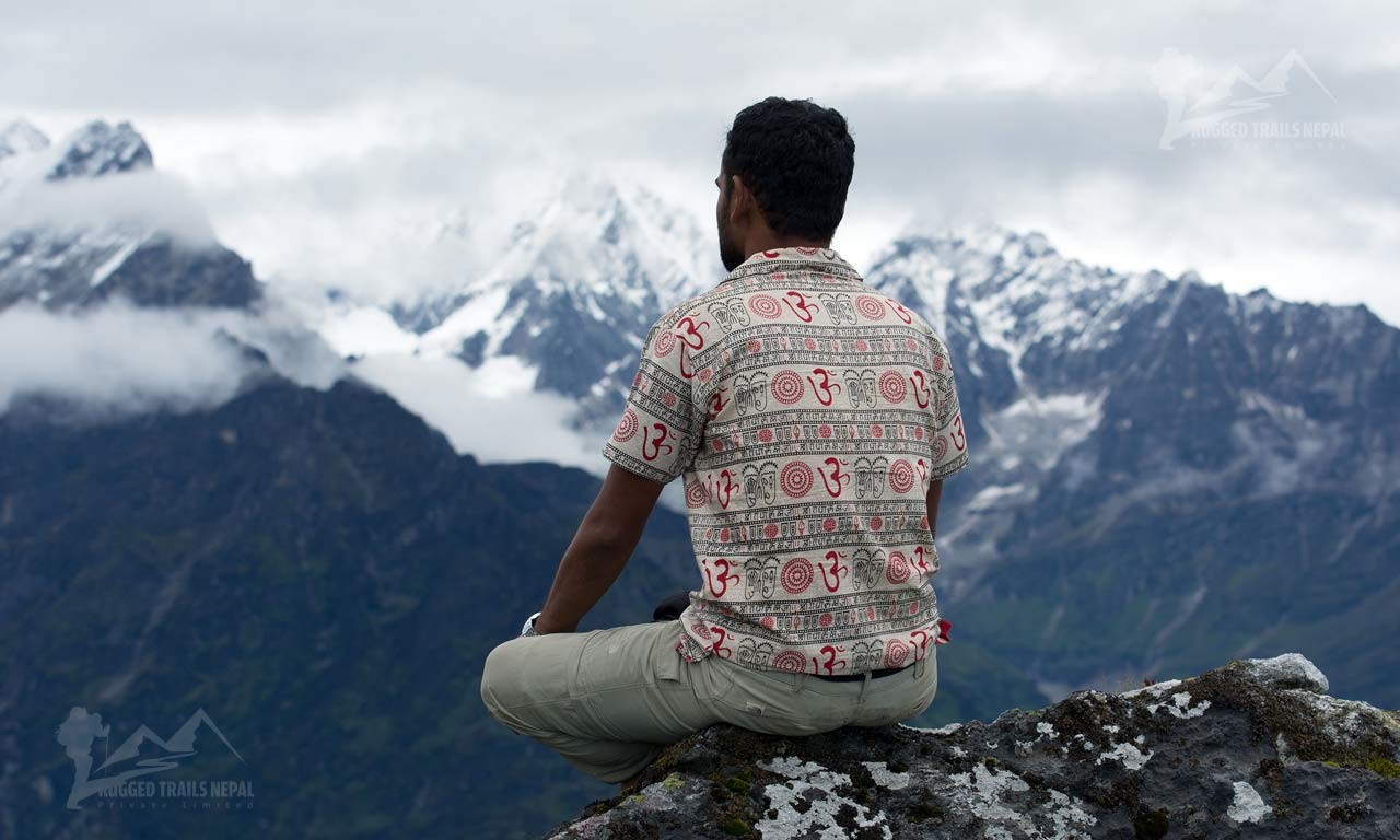peaceful monsoon season trek in nepal