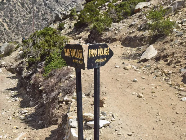 Nar Village Phoo Village Trail Signpost