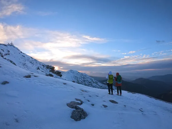 Short Pikey Peak Trek Snowy Slope Sunrise
