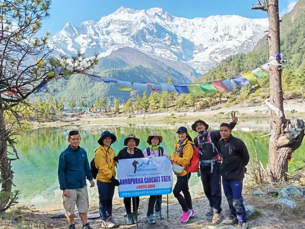 Trekking Group Dhumba Lake Annapurna 2