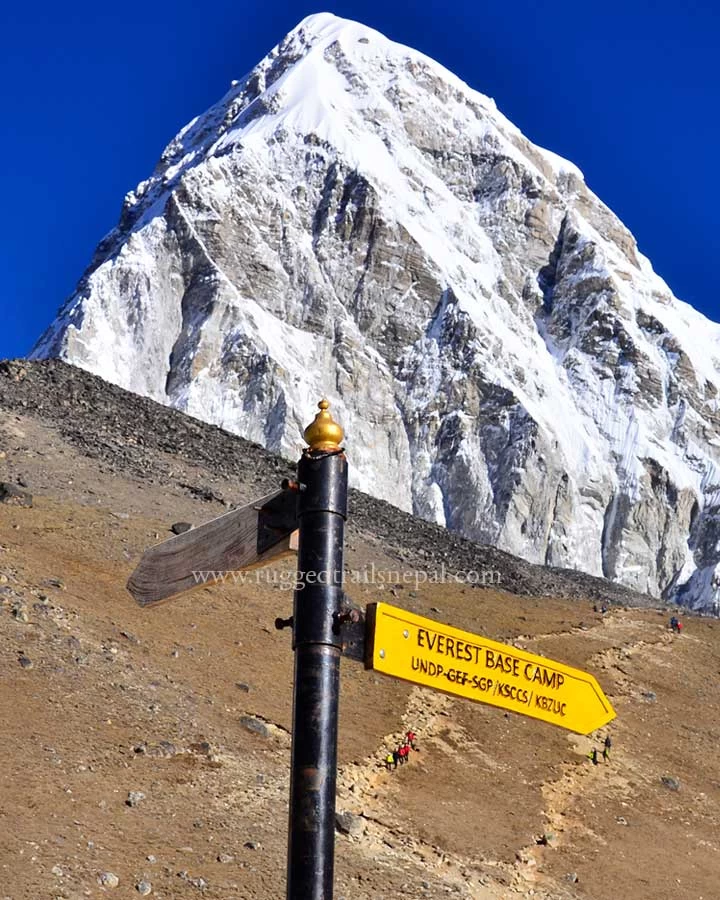 trekking in nepal himalayas everest base camp trek