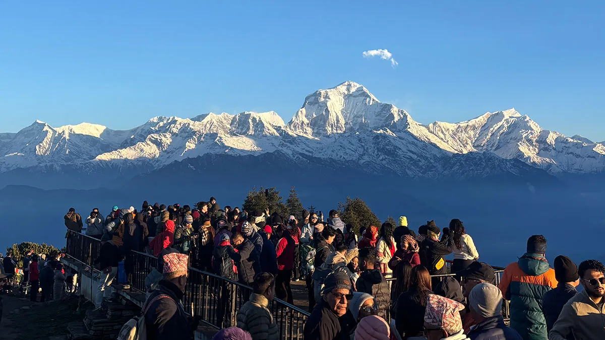 morning view from poon hill viewpoint ghorepani