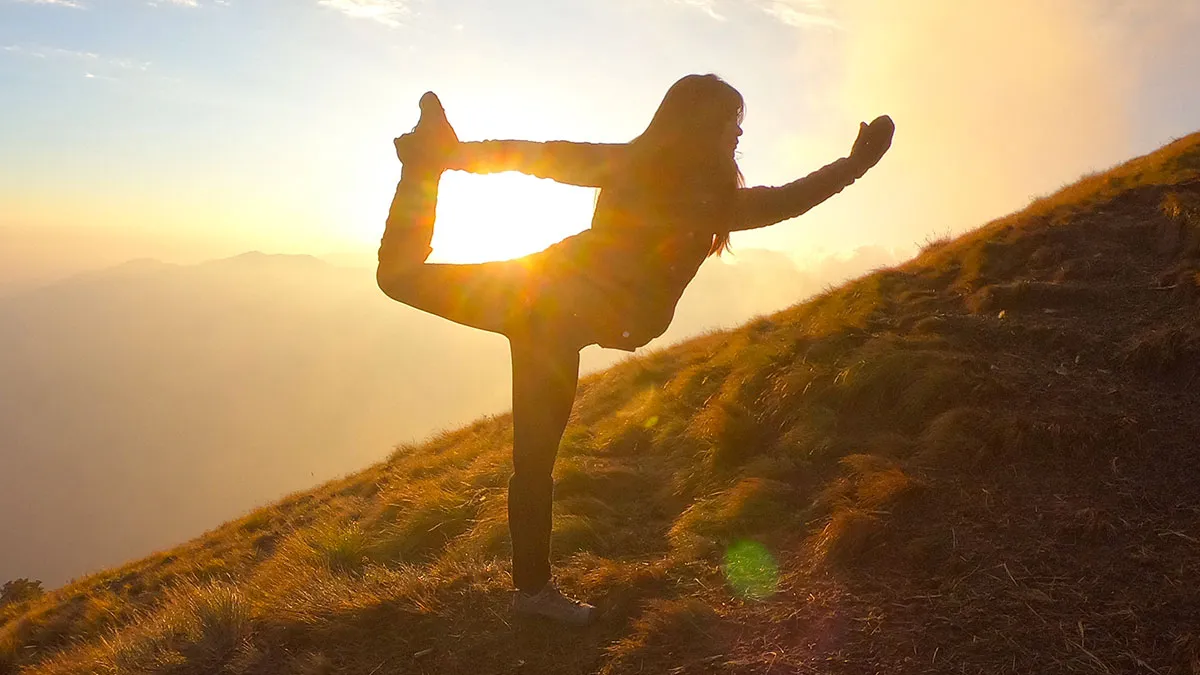 yogi posing photo at mardi himal ridge