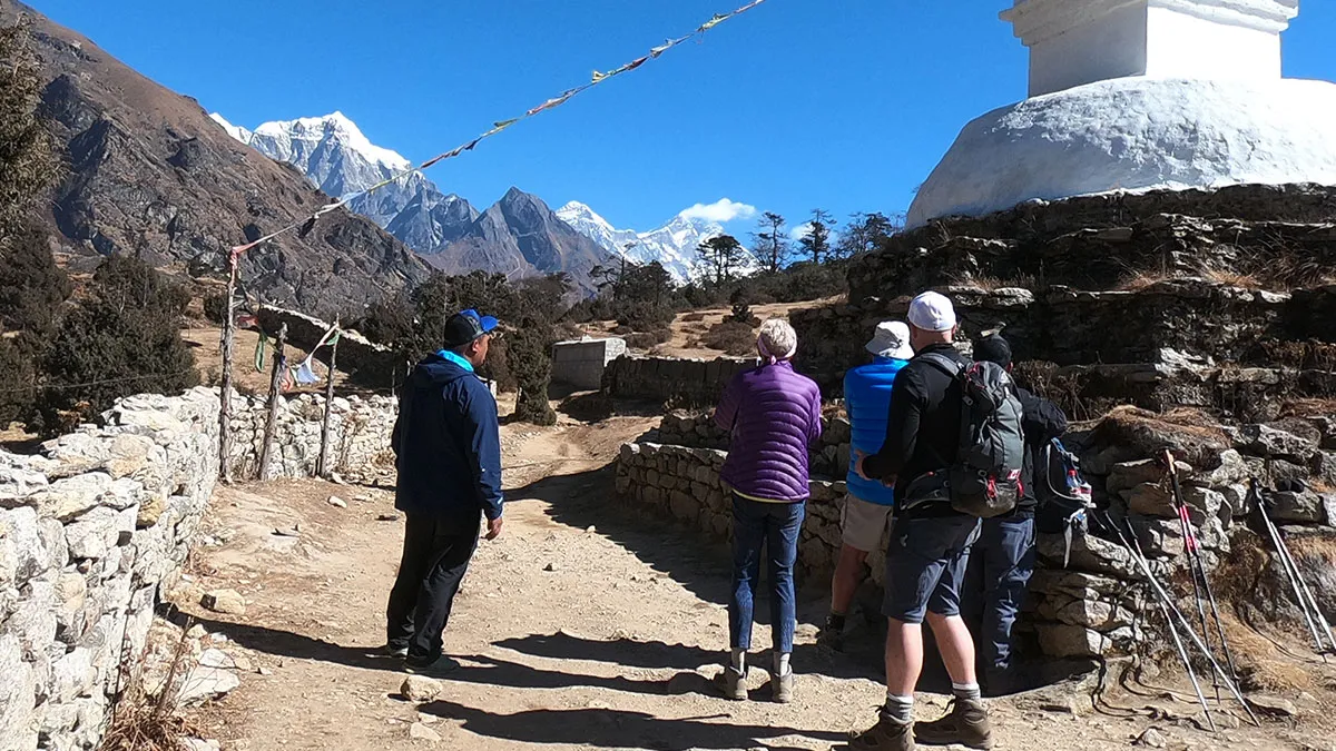 trekkers enjoying the view from everst viewpoint